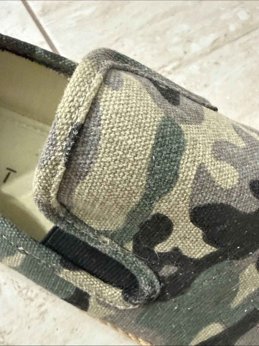 Esprit ladies Camouflage Slip-On Loafers - Green, Black,tan .. size 9 ..Preown